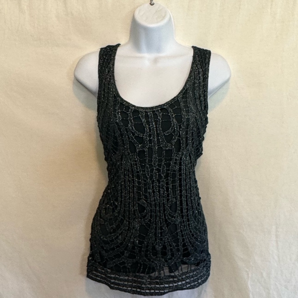 E-21 89th & Madison Green Metallic Crocheted Sleeveless Pullover Blouse Size M